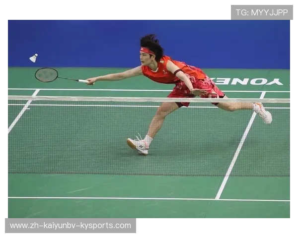 羽毛球杀球舒展 羽毛球杀球舒展